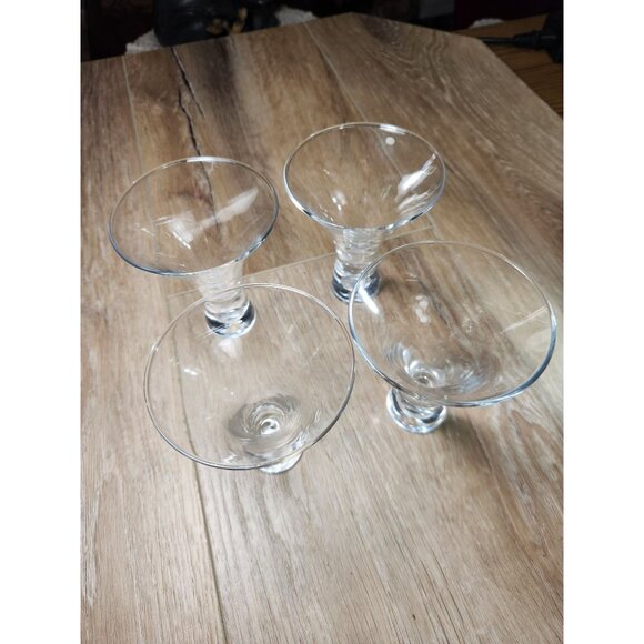 Set Of 4 Clear Vintage Chic Glass V-Shaped Cocktail/Martini Glasses With Decorat - Picture 5 of 8